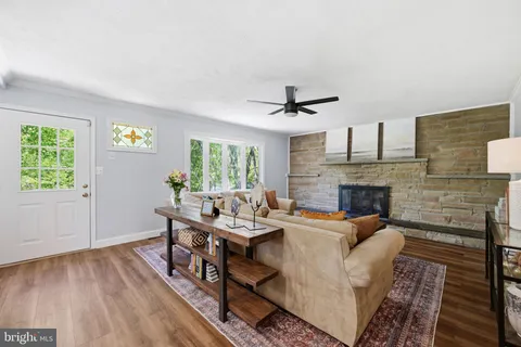 $419,900 | 708 Glenview Avenue, Glen Burnie, MD 21061
