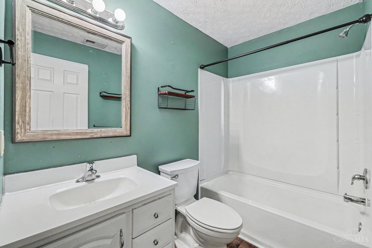 5826 Buckwheat Road Milford, OH 45150 - Photo 14 of 20 Gallery Image 14