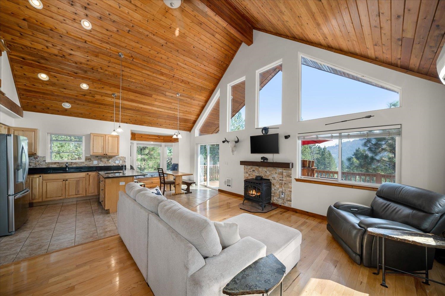 9832 Scotia Road Newport, WA 99156 - Photo 3 of 45