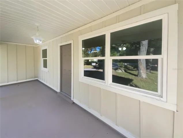 a view of an entryway of the house