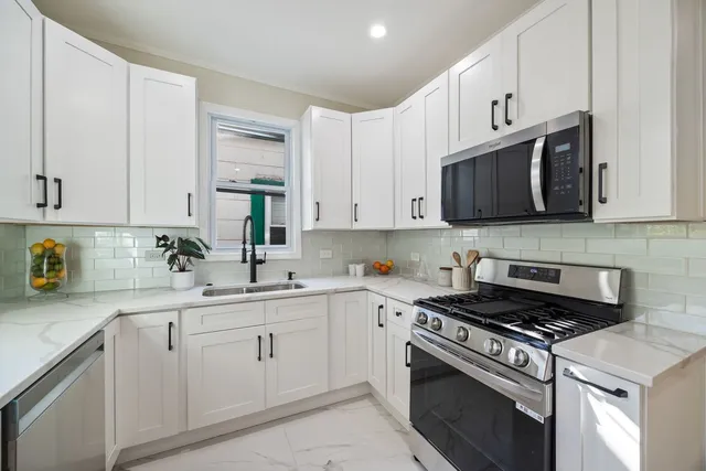 $770,000 | 4143 North Drake Avenue, Chicago, IL 60618