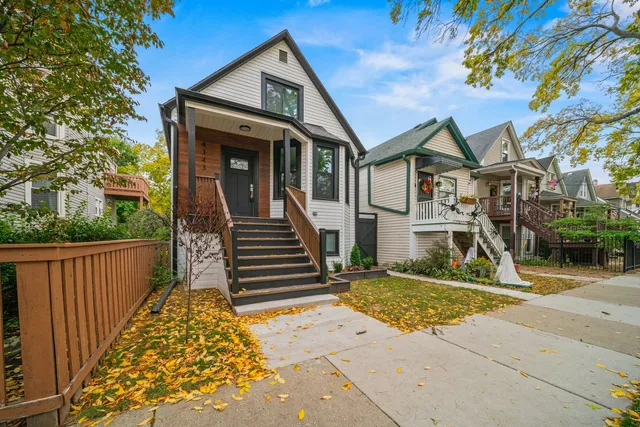 $770,000 | 4143 North Drake Avenue, Chicago, IL 60618