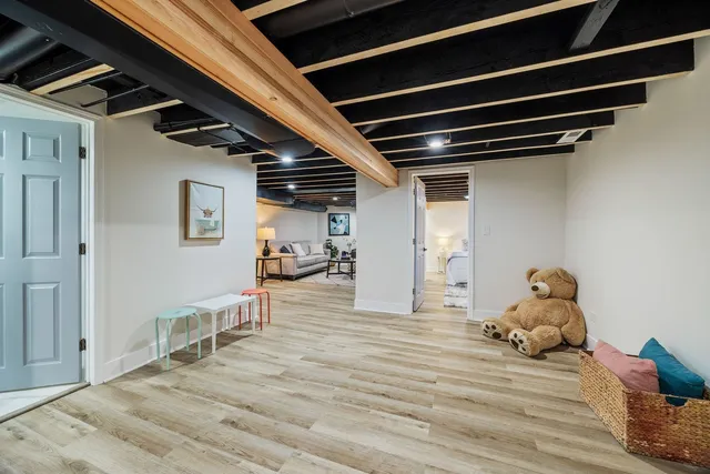 $770,000 | 4143 North Drake Avenue, Chicago, IL 60618