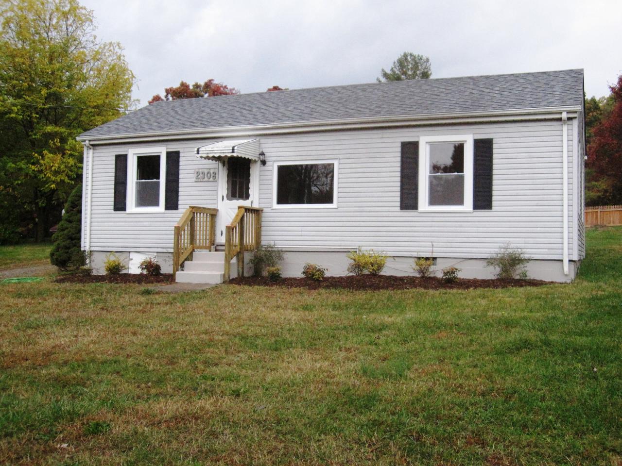 2308 East Ruritan Road Roanoke, VA 24012 - Photo 1 of 15 Front