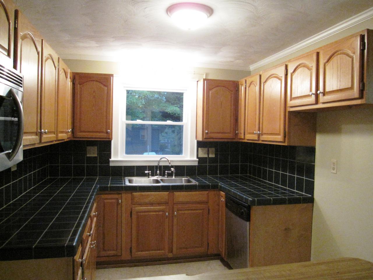 2308 East Ruritan Road Roanoke, VA 24012 - Photo 4 of 15 Kitchen2