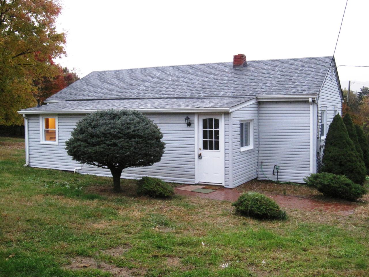 2308 East Ruritan Road Roanoke, VA 24012 - Photo 10 of 15 Rear of house