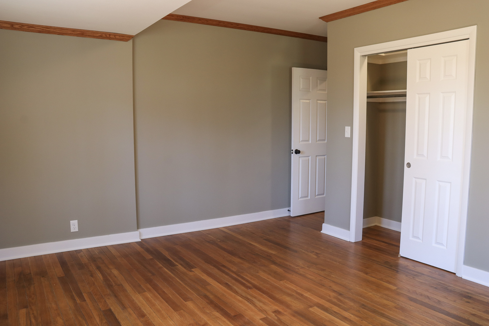 15875 Timberlane Morrison, IL 61270 - Photo 20 of 33 a view of an empty room with wooden floor and closet