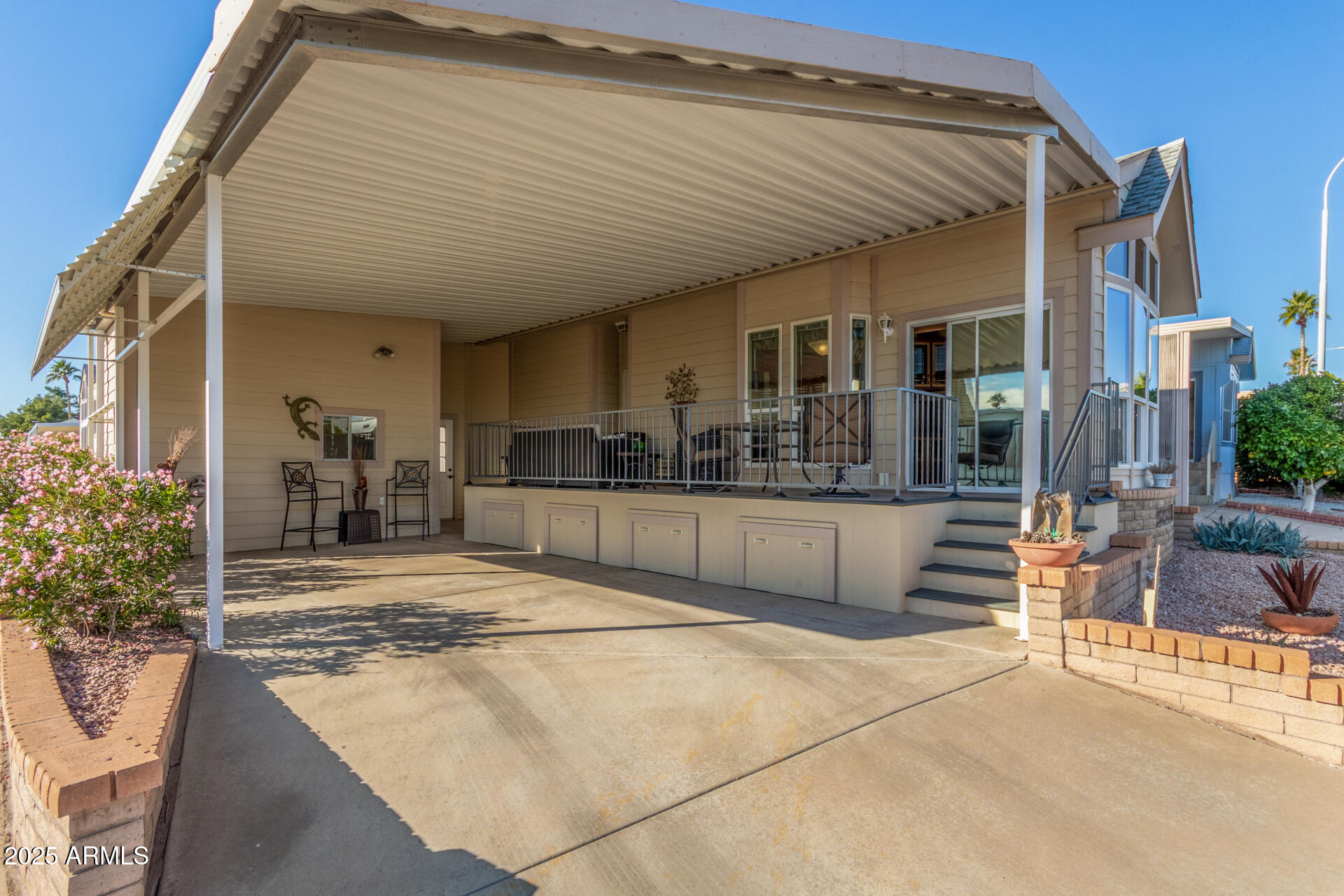 111 South Greenfield Road, Unit 421 Mesa, AZ 85206 - Photo 2 of 21 4 Greenfield