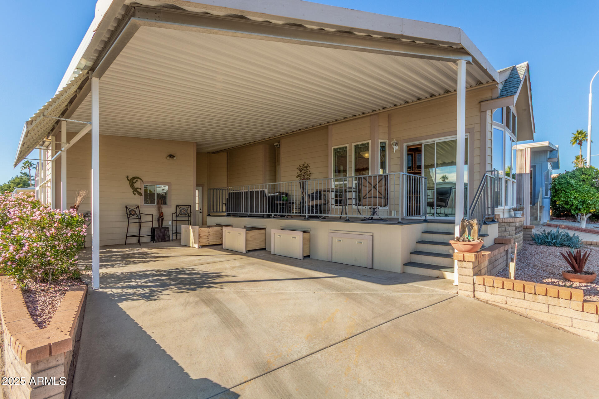 111 South Greenfield Road, Unit 421 Mesa, AZ 85206 - Photo 3 of 21 5 Greenfield
