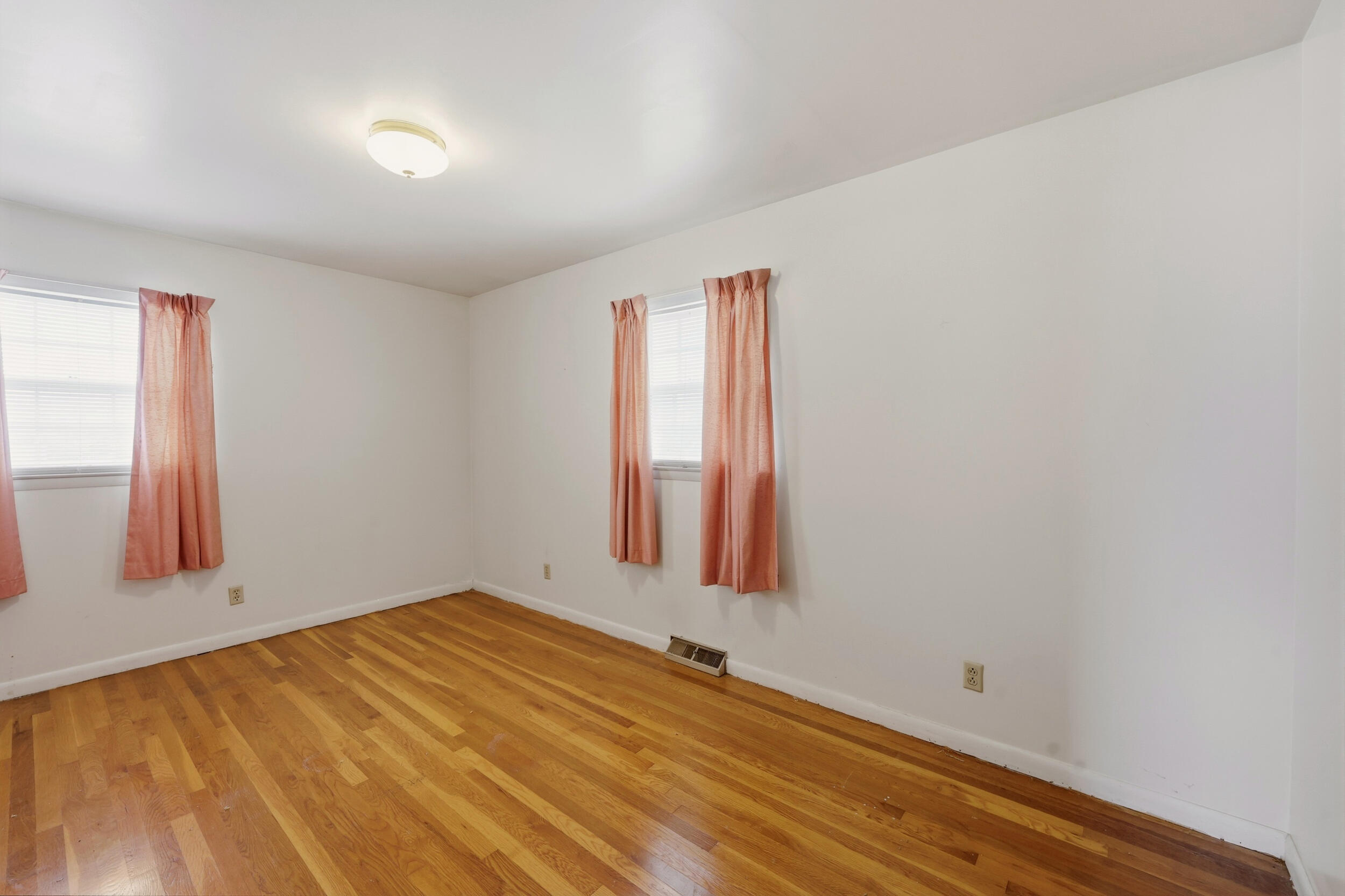 1715 Harrogate Road Lexington, KY 40505 - Photo 19 of 30 1715 Harrogate 019