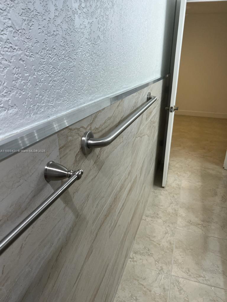 2670 West 76th Street, Unit 101 Hialeah, FL 33016 - Photo 20 of 35