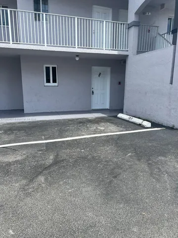 $2,400 | 2670 West 76th Street, Unit 101, Hialeah, FL 33016