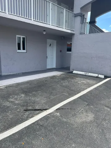 $2,400 | 2670 West 76th Street, Unit 101, Hialeah, FL 33016