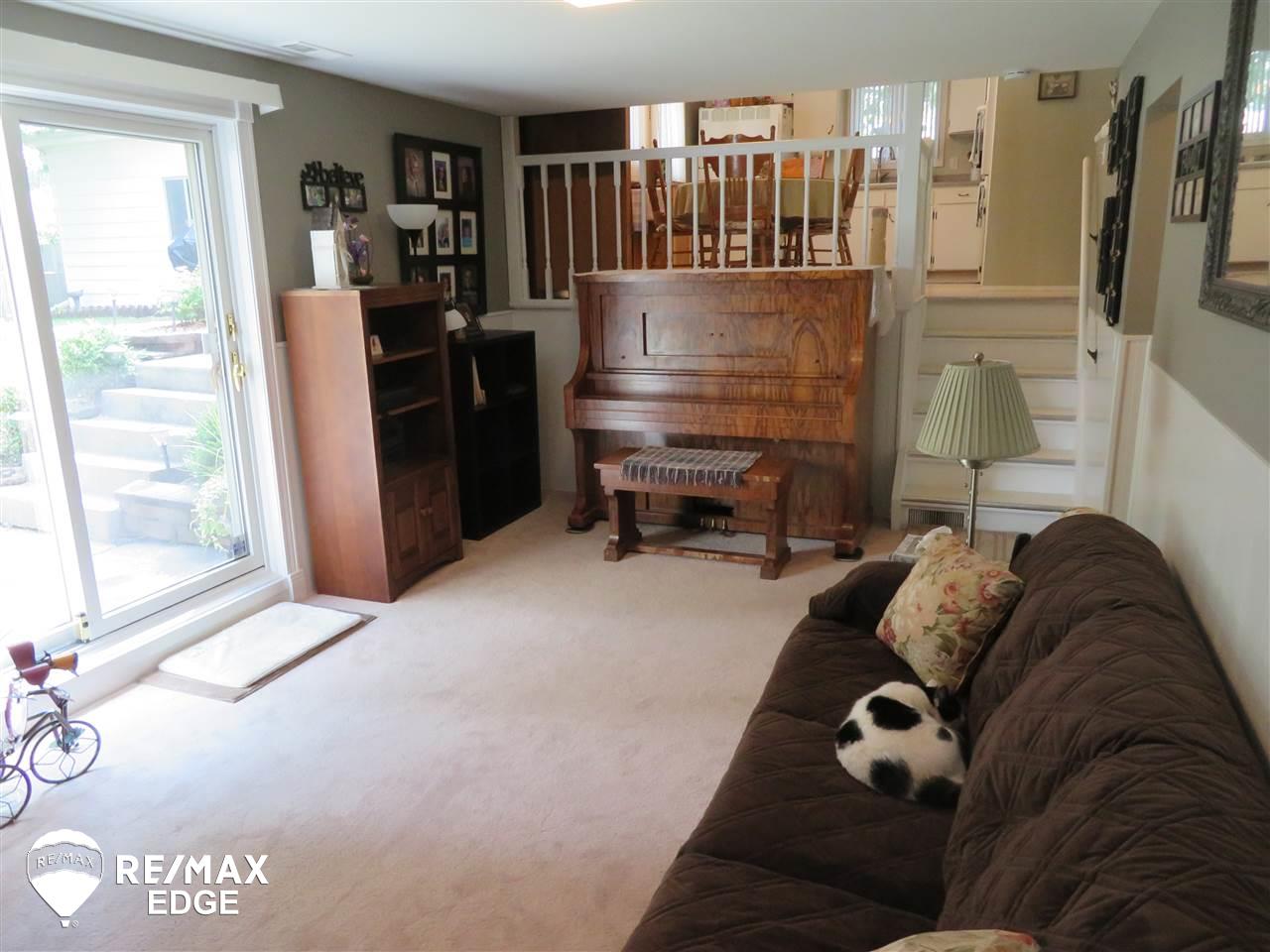 929 North Road Fenton, MI 48430 - Photo 9 of 33