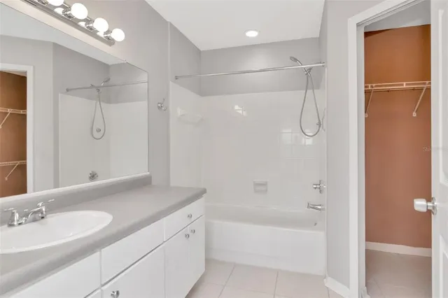 $1,875 | 9220 Lake Chase Island Way, Tampa, FL 33626