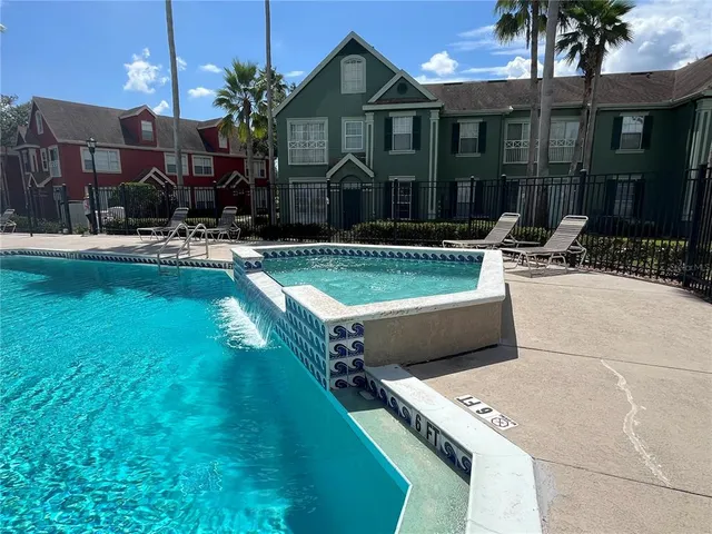 $1,875 | 9220 Lake Chase Island Way, Tampa, FL 33626