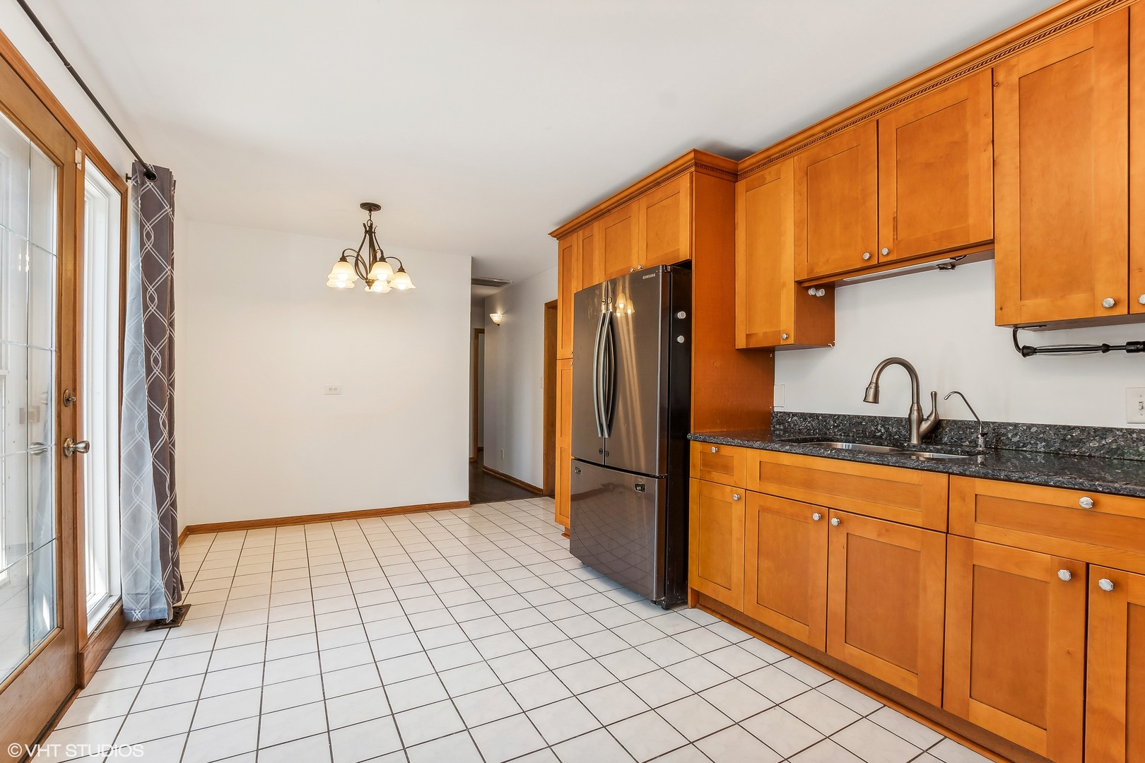 304 Hillside Road New Lenox, IL 60451 - Photo 6 of 16 a view of a kitchen from the kitchen