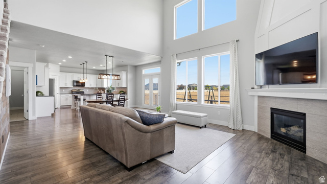 111 East Silver Oak Road Vineyard, UT 84059 - Photo 26 of 50 Living room