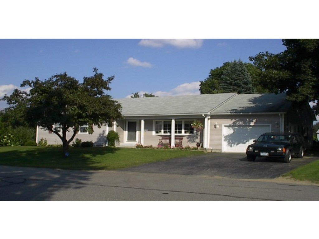 17 Letourneau Street Rochester, NH 03867 - Photo 1 of 19