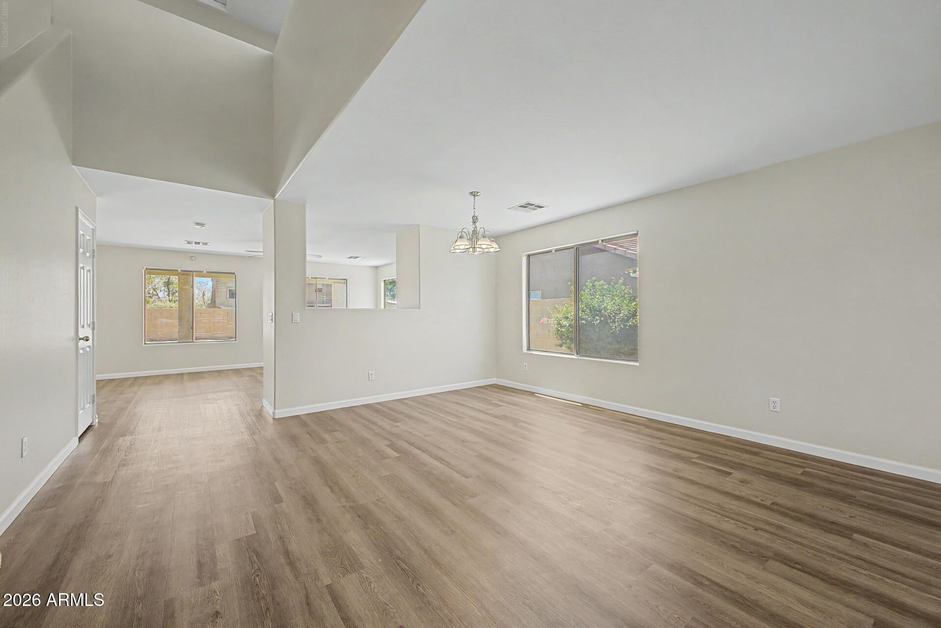 7309 West Crown King Road Phoenix, AZ 85043 - Photo 4 of 34