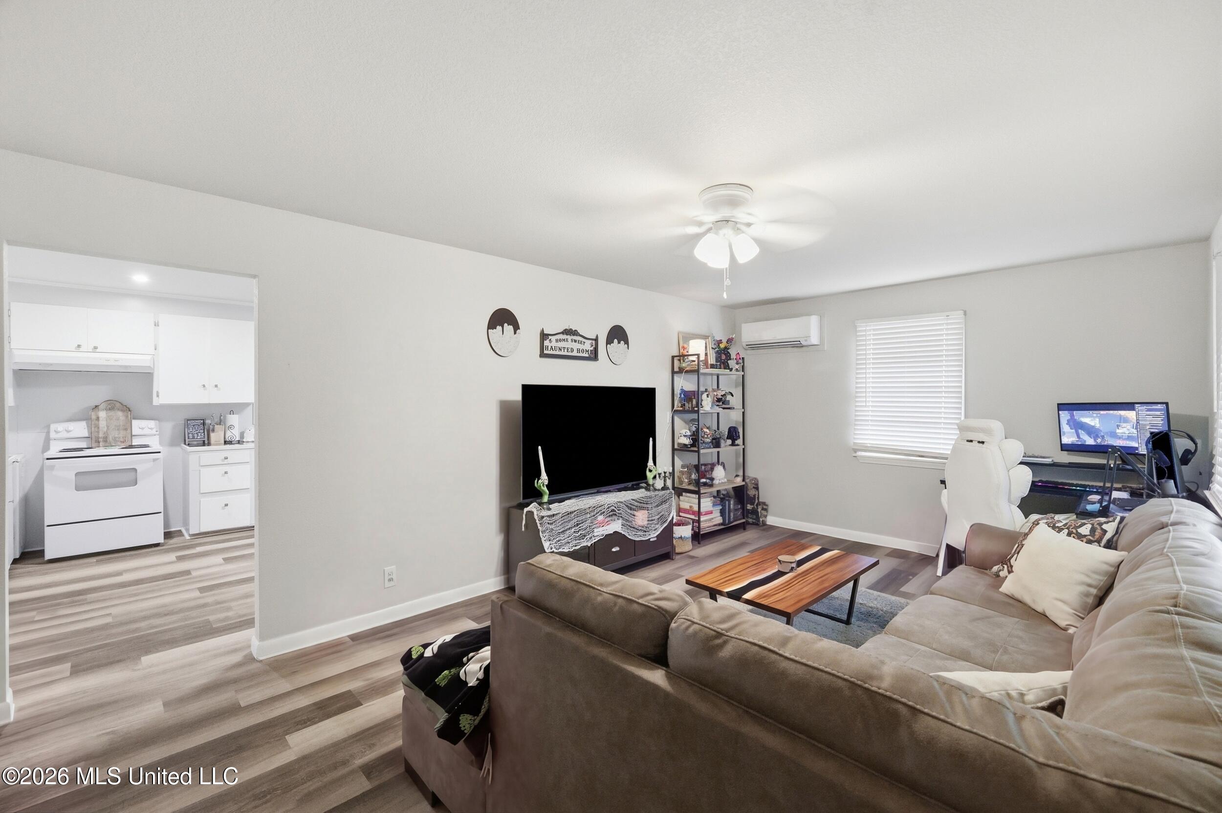 12193 Shorecrest Road, Unit A B Biloxi, MS 39532 - Photo 30 of 38 14_r6__1052