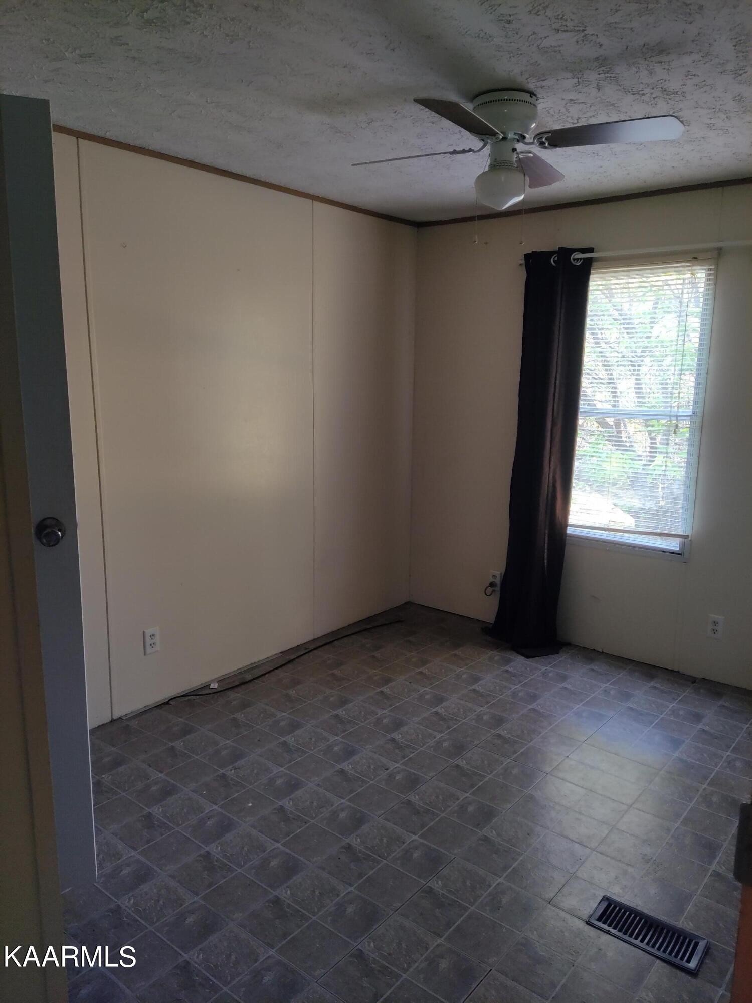 142 Rutledge Pike Rutledge, TN 37861 - Photo 12 of 14 Gallery Image 12