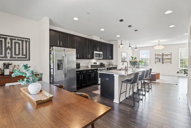 $489,900 | 2548 Huntleigh Lane, Downers Grove, IL 60517