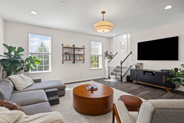 $489,900 | 2548 Huntleigh Lane, Downers Grove, IL 60517