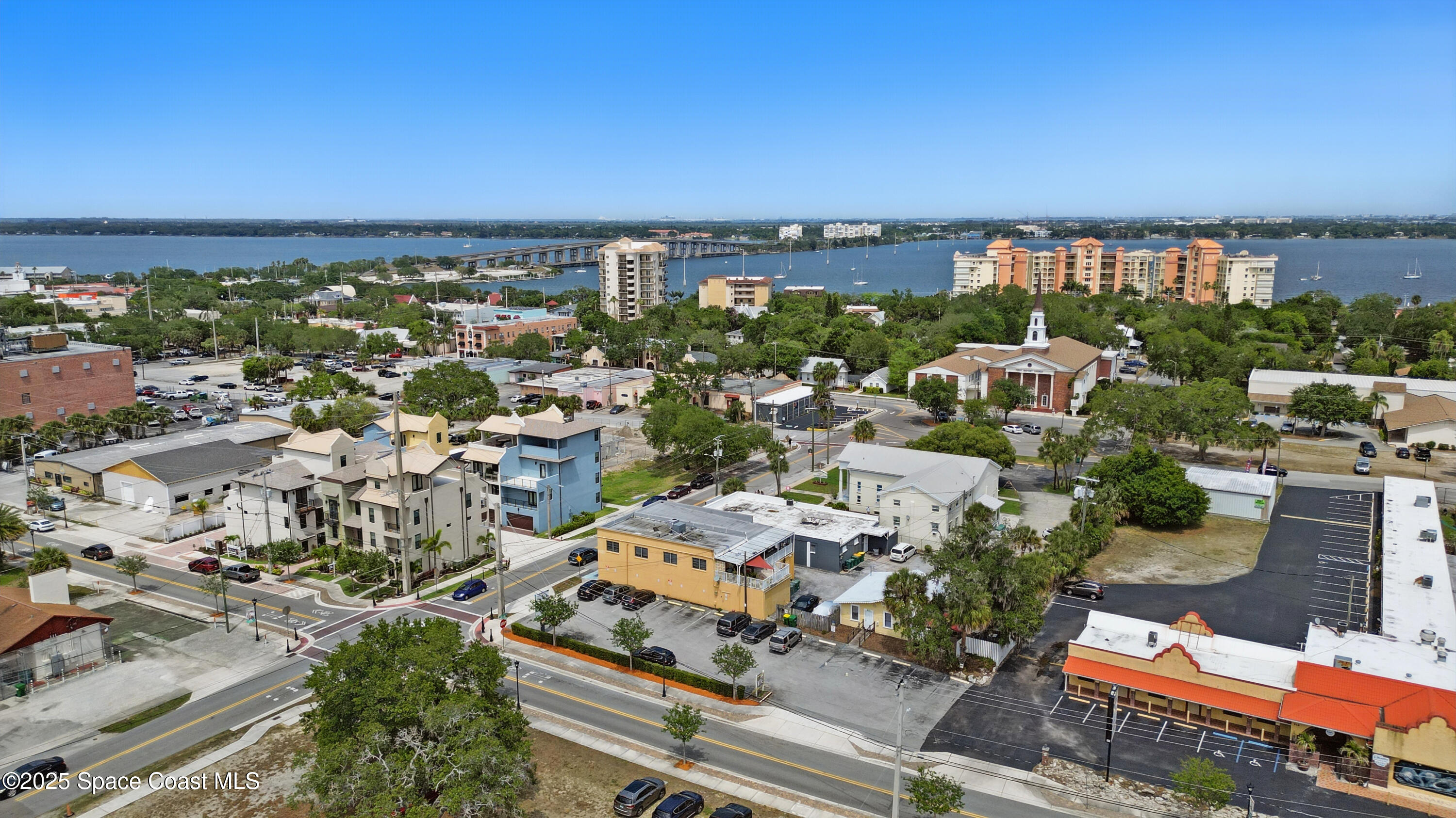 902 Florida Avenue Cocoa, FL 32922 - Photo 3 of 46 DJI_002