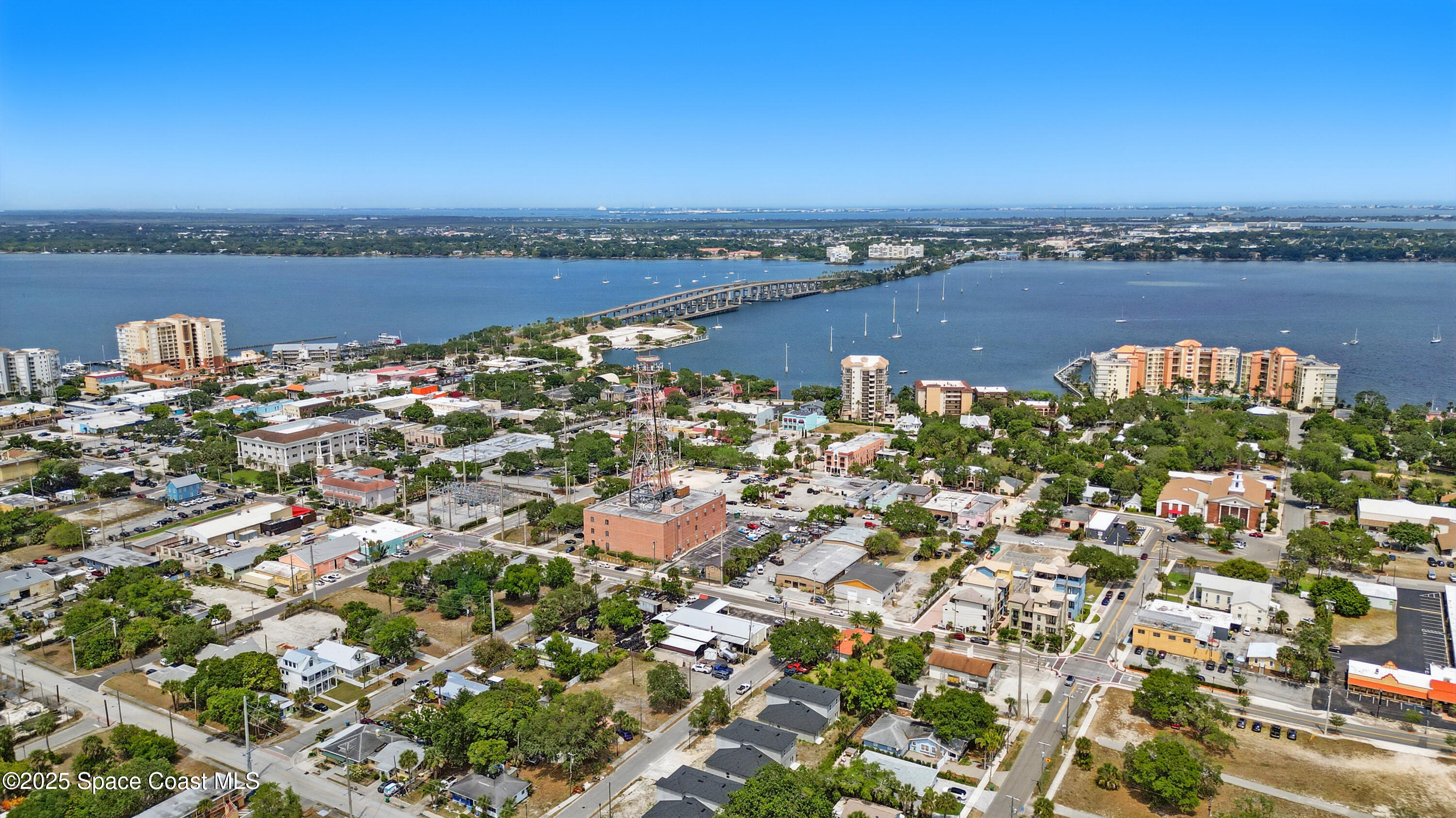 902 Florida Avenue Cocoa, FL 32922 - Photo 5 of 46 DJI_003