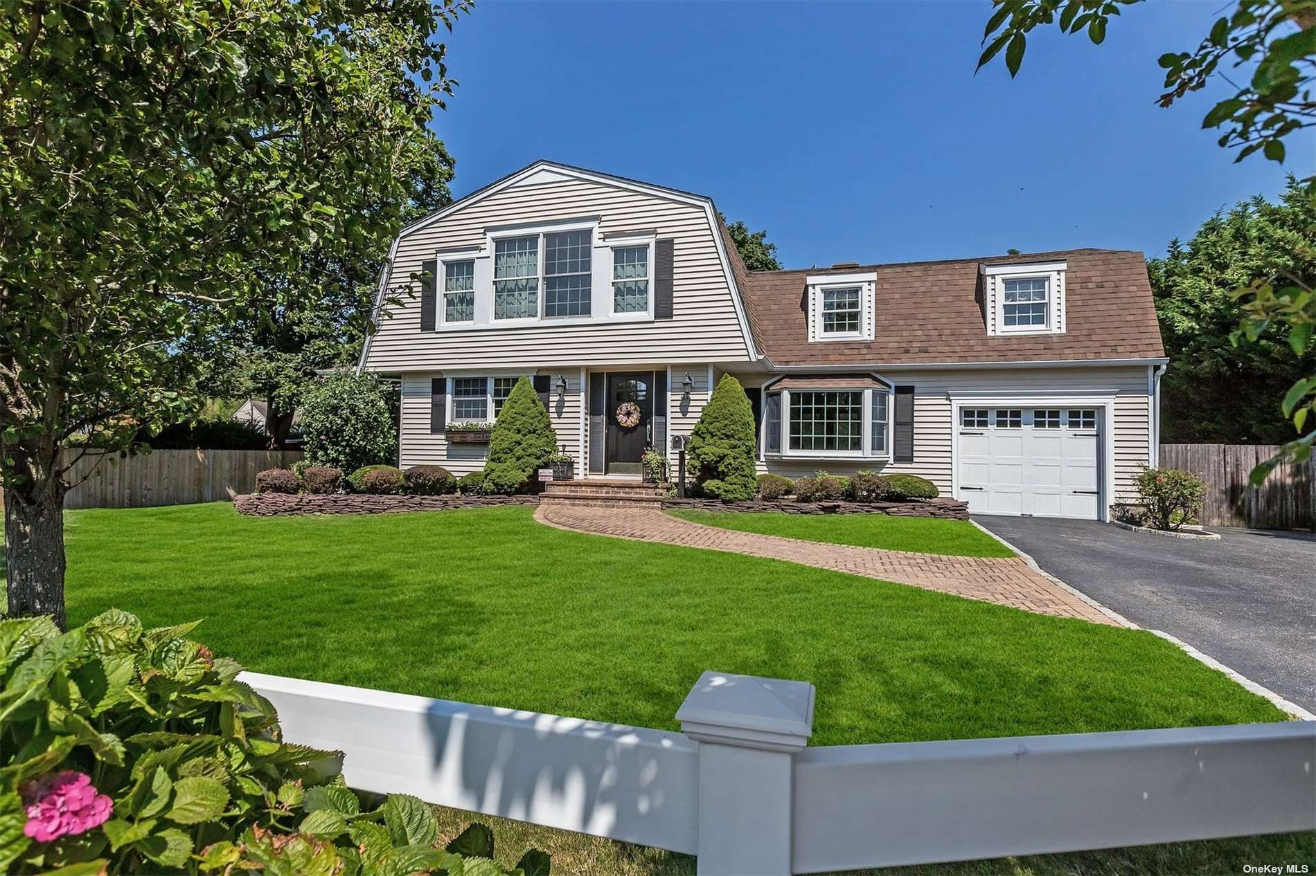 41 Middle Road Blue Point, NY 11715 - Photo 1 of 1 Gallery Image 1