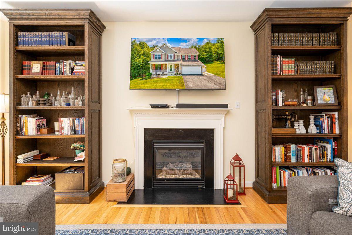 11283 Dublin Road Woodsboro, MD 21798 - Photo 36 of 68 Gas fireplace