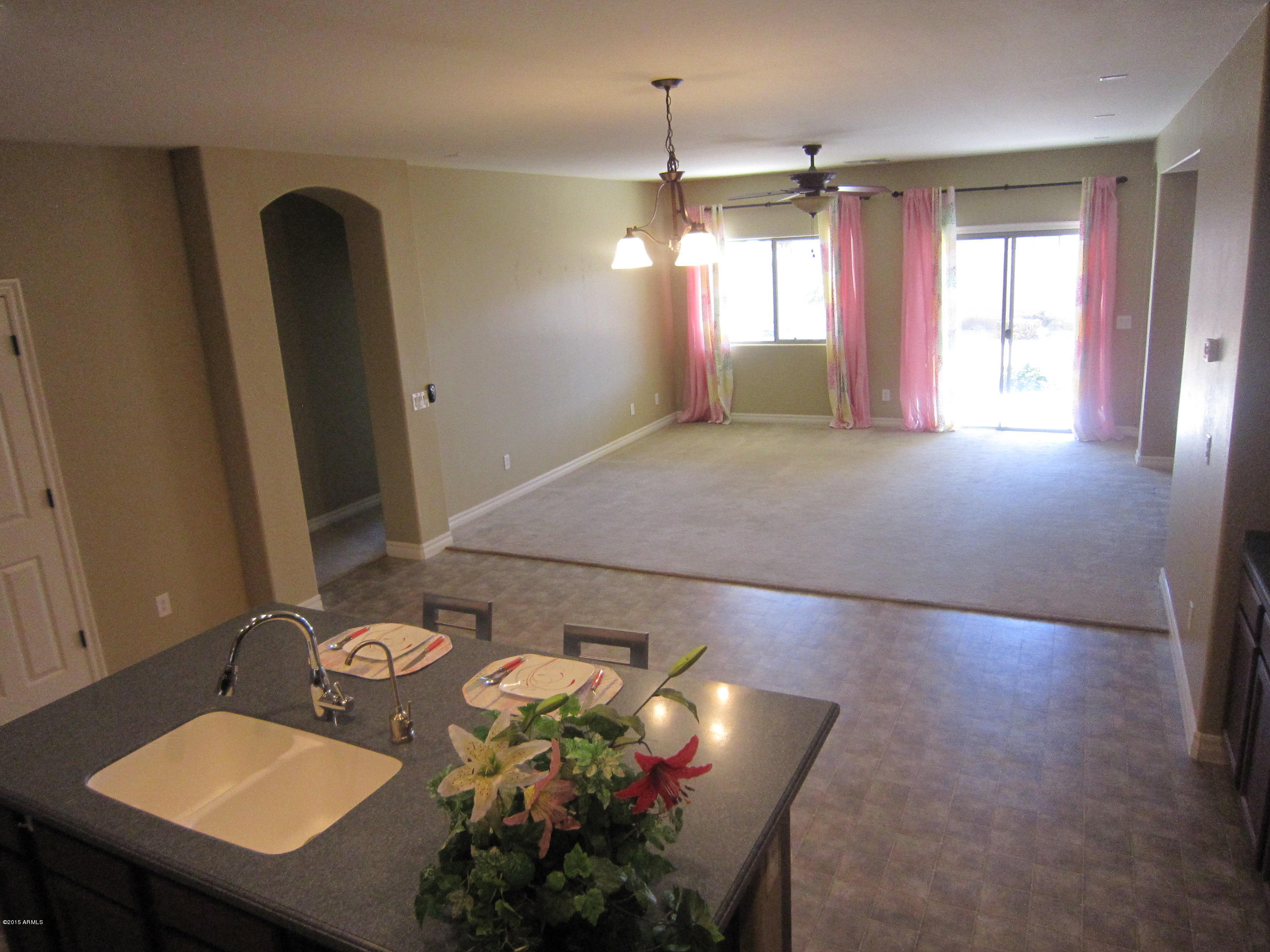 2717 East Ficus Way Gilbert, AZ 85298 - Photo 10 of 26 KitchenToFamilyRoomView