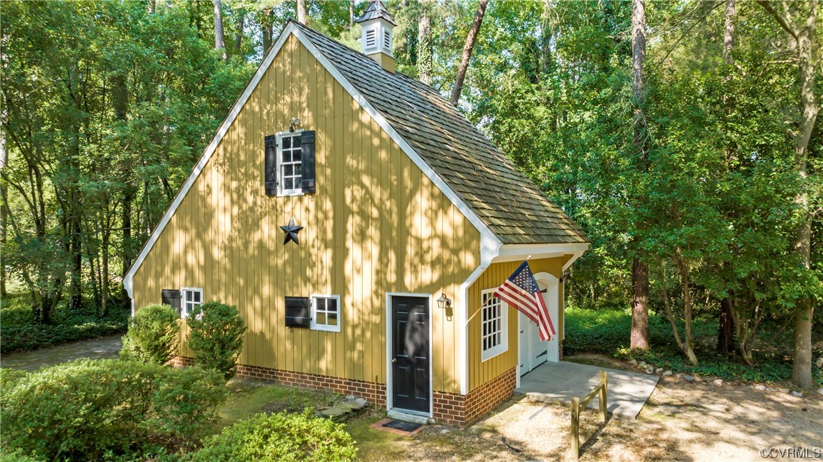 9737 Cole Mill Road Richmond, VA 23237 - Photo 34 of 50 a view of outdoor space yard and front view of a house