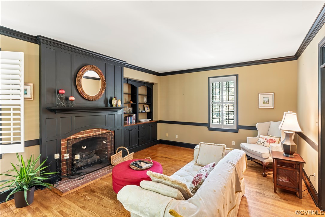 9737 Cole Mill Road Richmond, VA 23237 - Photo 6 of 50 a living room with furniture and a window