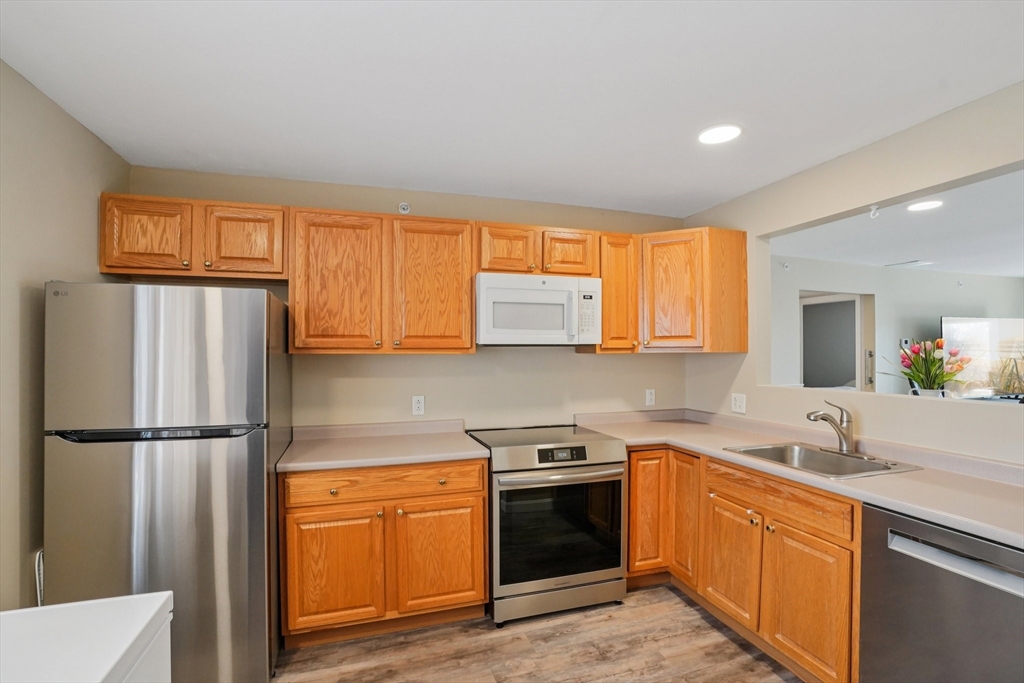 330 Sunderland Road, Unit 69 Worcester, MA 01604 - Photo 10 of 25