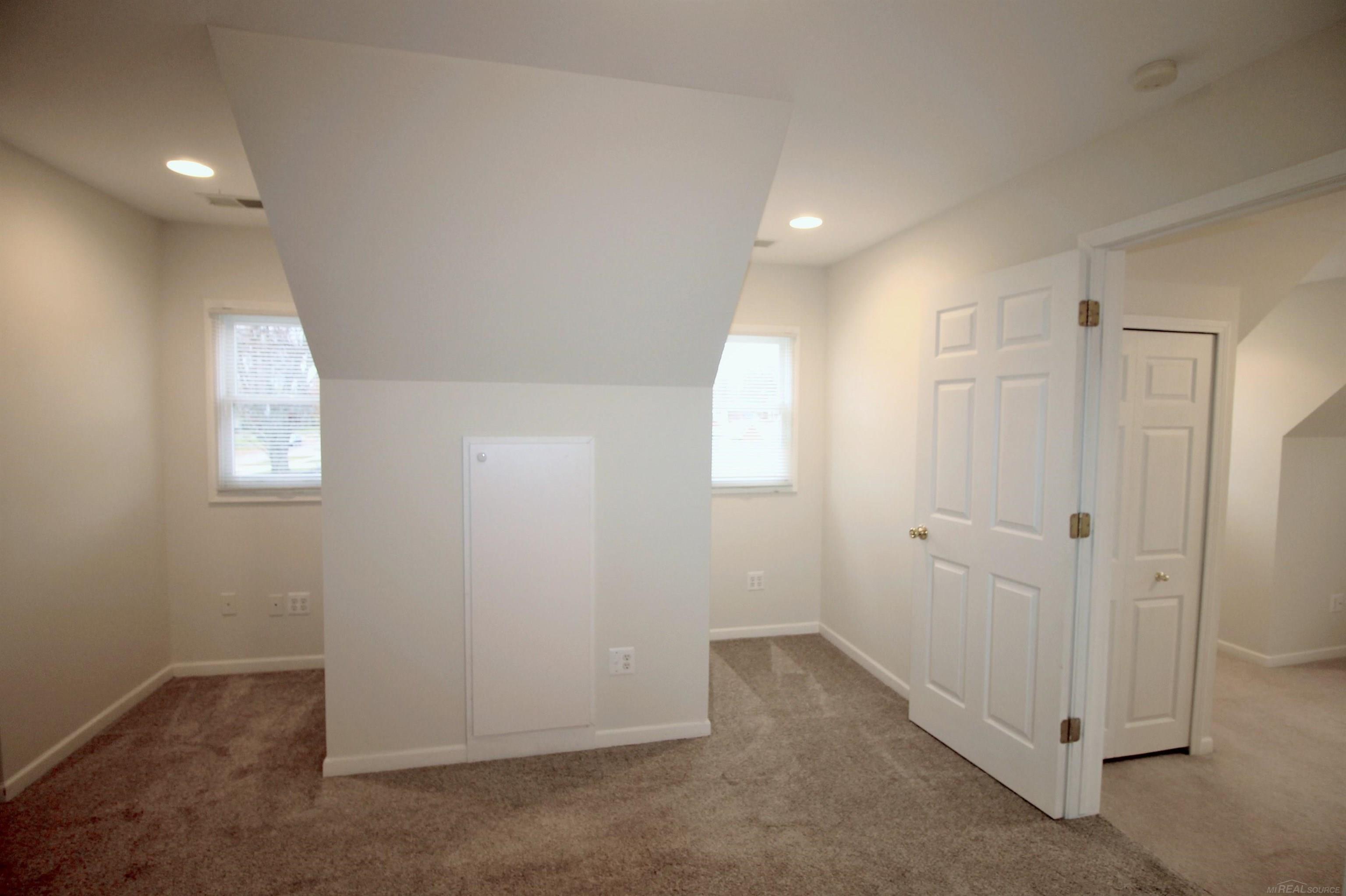 1424 Torrey Road Grosse Pointe Woods, MI 48236 - Photo 39 of 54