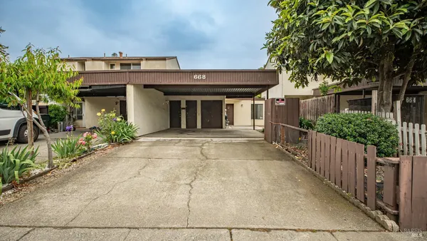 $325,000 | 668 Simpson Street, Santa Rosa, CA 95401