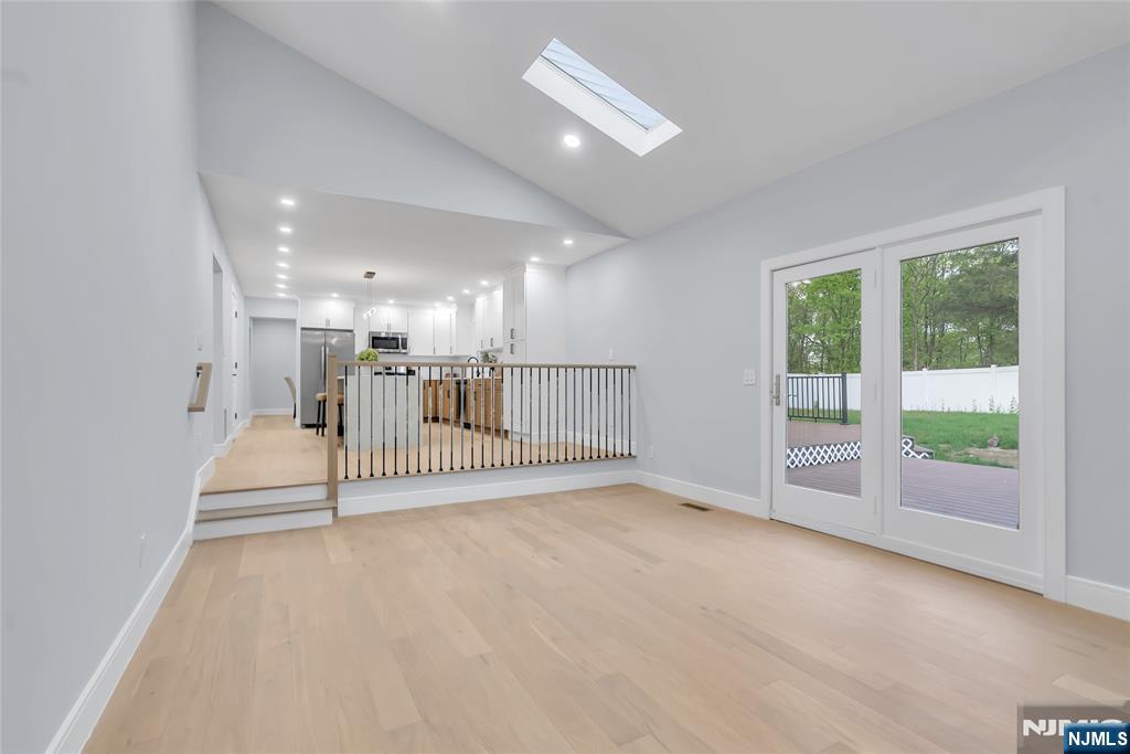 76 Point View Parkway Wayne, NJ 07470 - Photo 17 of 44