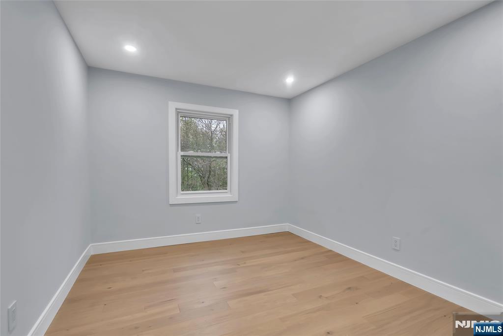 76 Point View Parkway Wayne, NJ 07470 - Photo 29 of 44