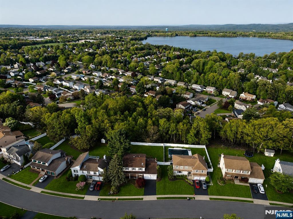 76 Point View Parkway Wayne, NJ 07470 - Photo 43 of 44 an aerial view of multiple house