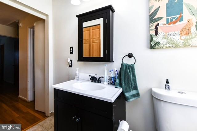 120 Old Enterprise Road, Unit 115 Upper Marlboro, MD 20774 - Photo 20 of 43 a bathroom with a sink and a mirror