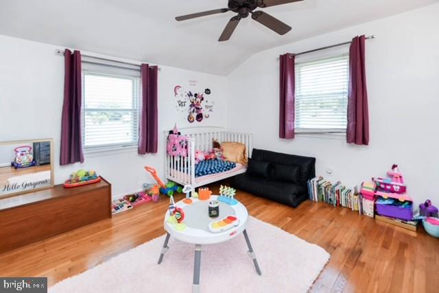 120 Old Enterprise Road, Unit 115 Upper Marlboro, MD 20774 - Photo 30 of 43 a living room with furniture and a window
