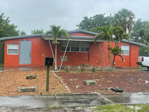 $350,000 | 2550 Southwest 5th Street, Fort Lauderdale, FL 33312