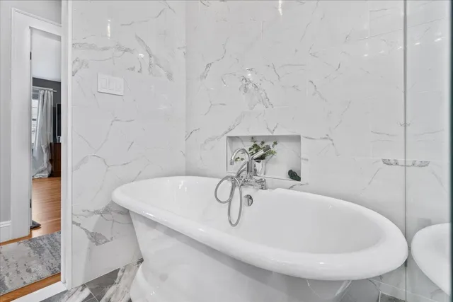 $4,250 | 165 Taylor Street, Manchester, NH 03103