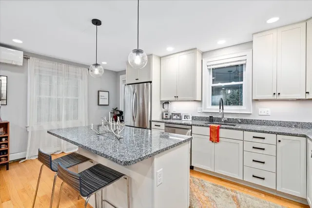 $4,250 | 165 Taylor Street, Manchester, NH 03103