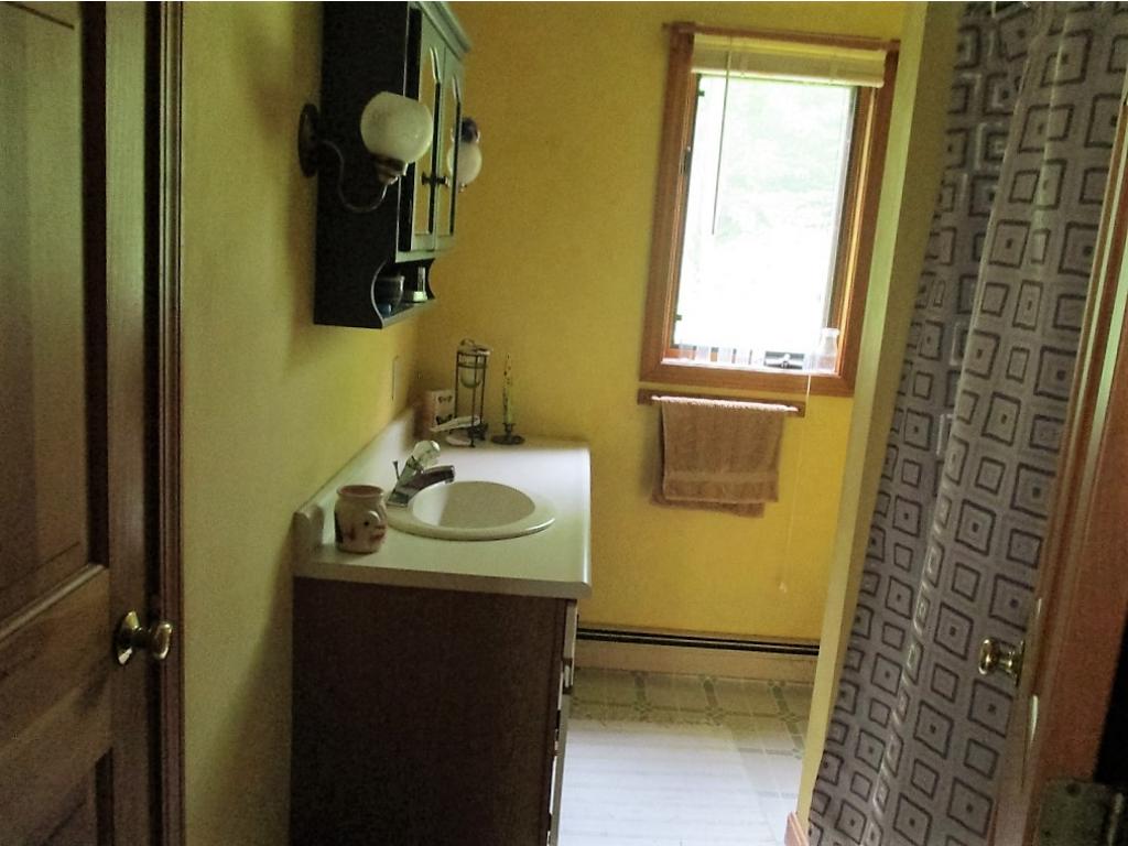 39 Nutter Circle Barnstead, NH 03225 - Photo 11 of 27