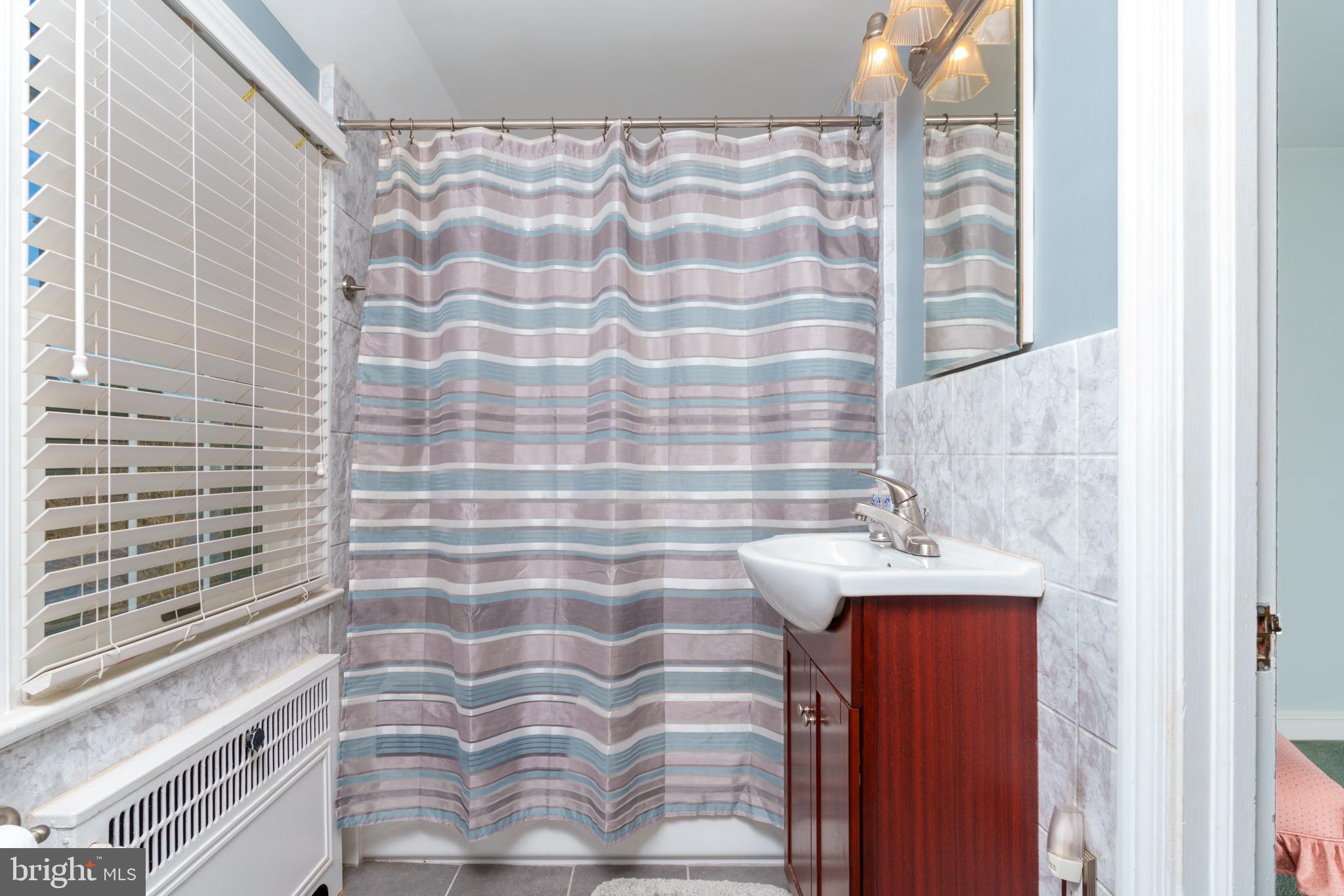 520 Eaton Road Drexel Hill, PA 19026 - Photo 22 of 29 Hall Bathroom