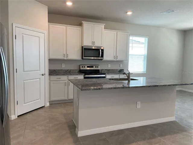 $3,300 | 18027 Pastureland Avenue, Bradenton, FL 34211