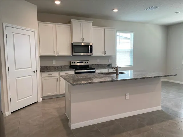 $3,300 | 18027 Pastureland Avenue, Bradenton, FL 34211